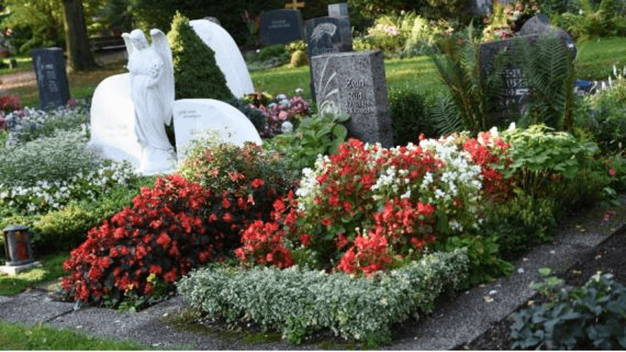 Как красиво оформить могилу на кладбище?